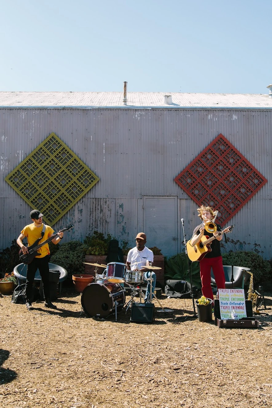 Triple Entendre performing at All Good Pizza as part of the SF Summer of Music festival.